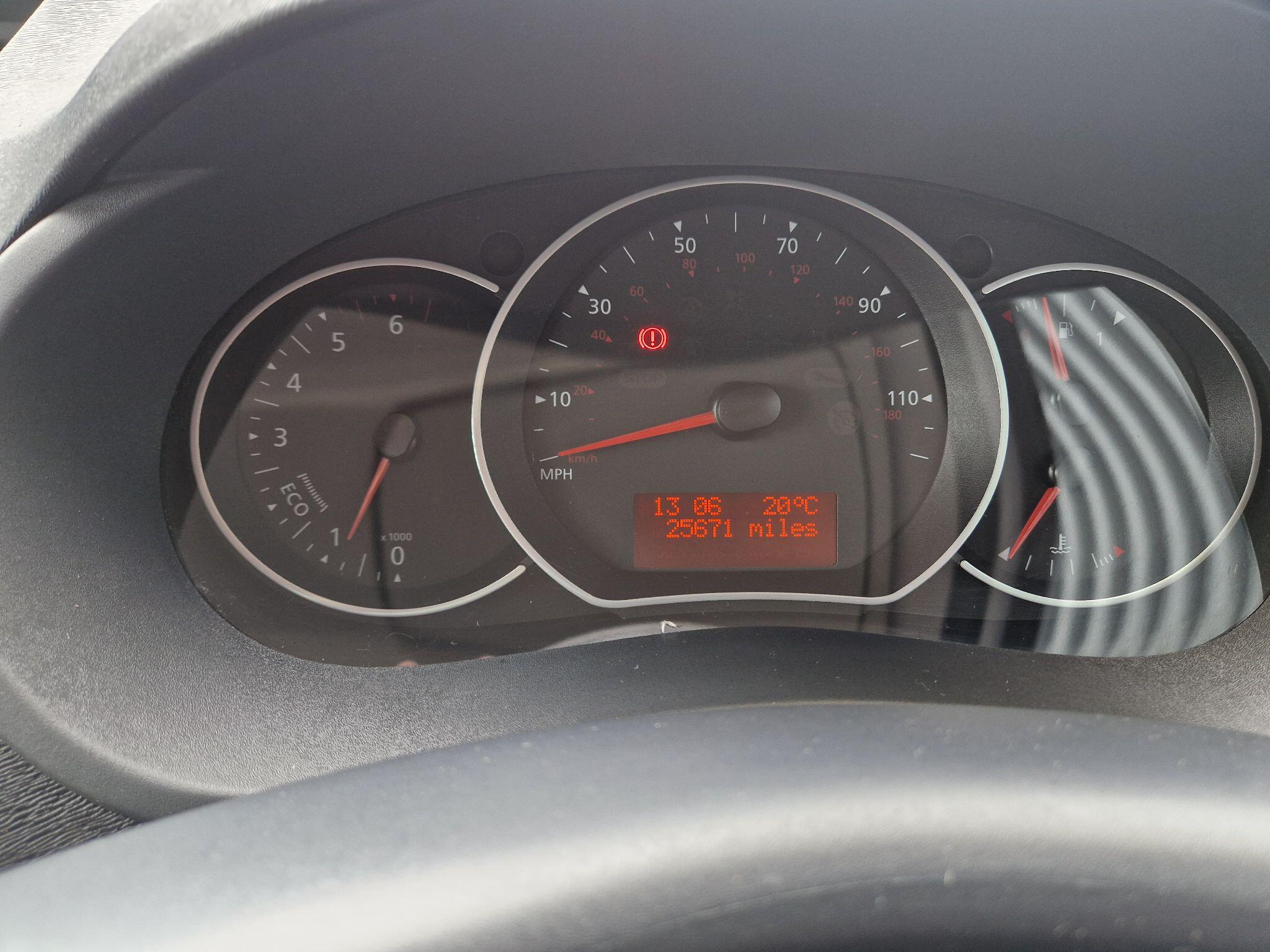 Nissan NV250 image 11